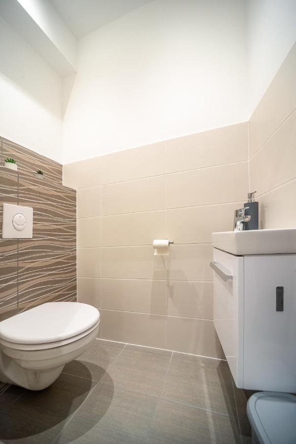 Grace Pine Apartment 3 Budapešť Exteriér fotografie
