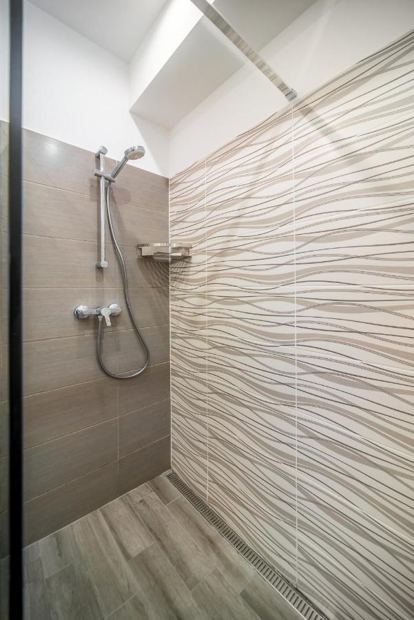 Grace Pine Apartment 3 Budapešť Exteriér fotografie