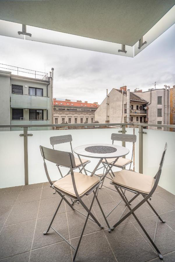 Grace Pine Apartment 3 Budapešť Exteriér fotografie